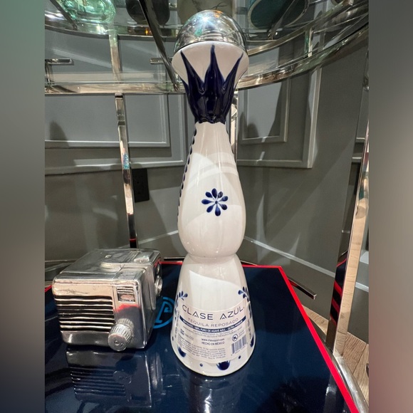 🚨⚠️ SALE! ⬇️ BELOW ⬇️ Clase Azul 750 ml Tequila Bottle - Picture 7 of 8